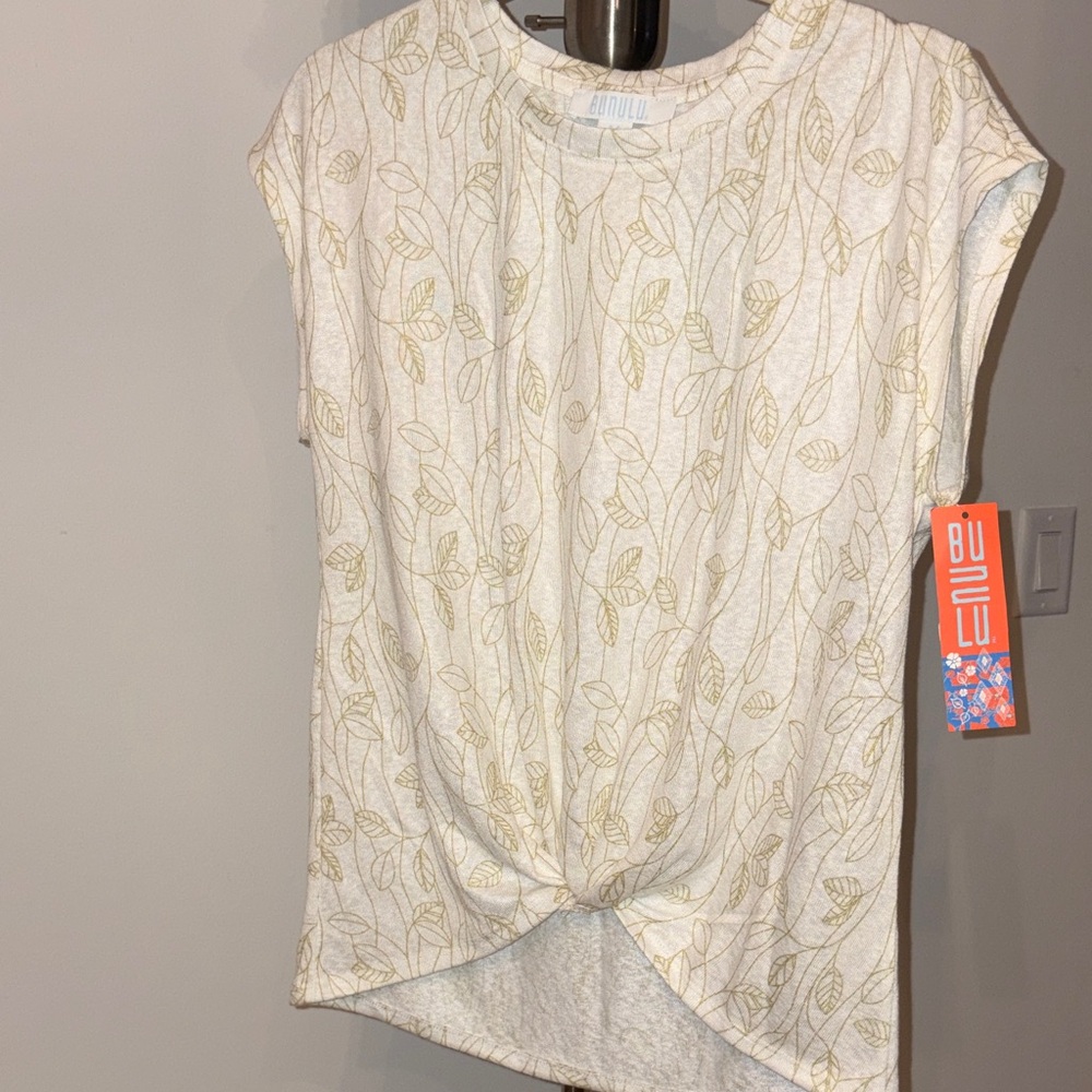 Bunulu Ivory and Gold Leaf Pattern Knotted Tee Size M